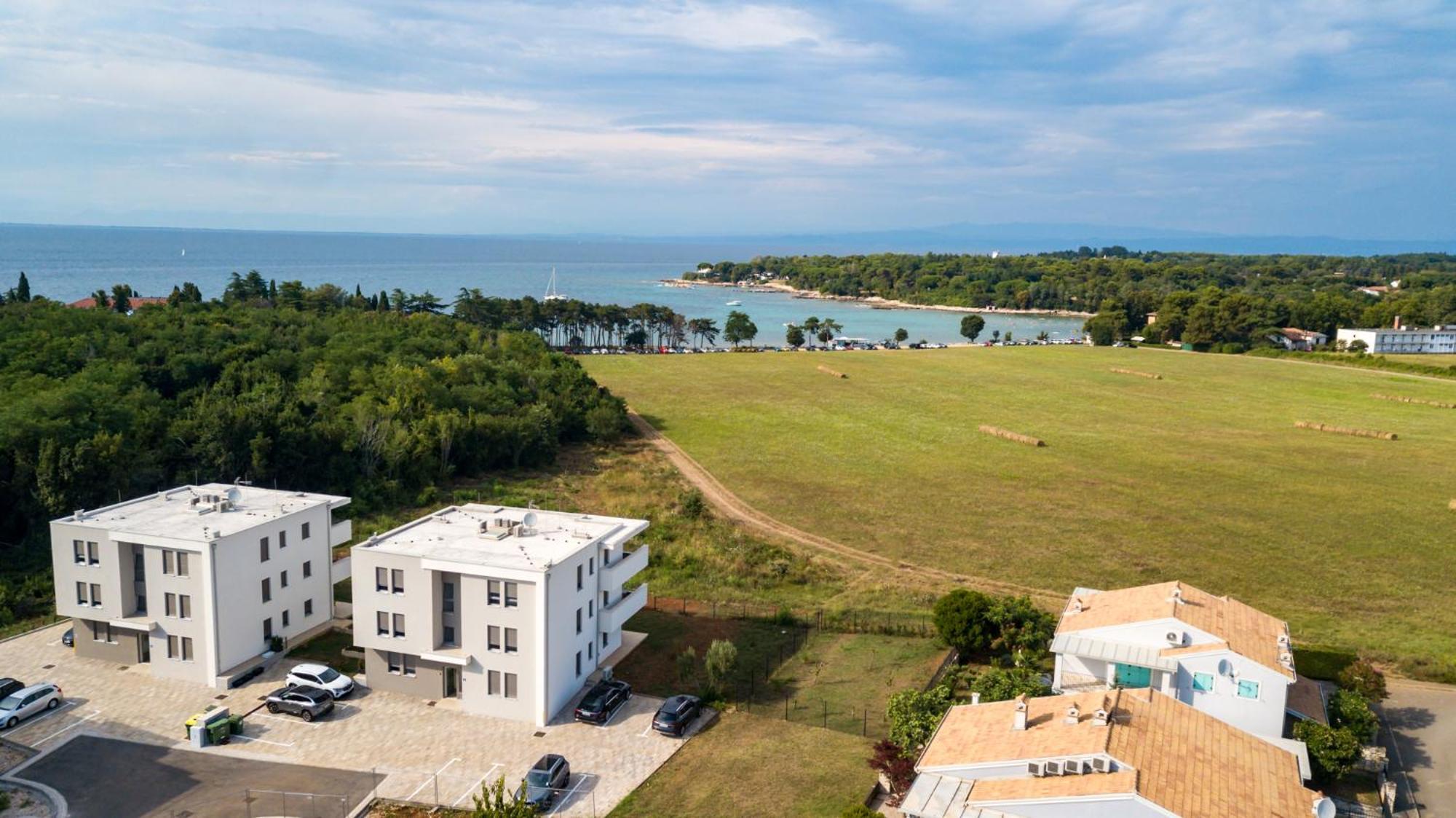 Baden Resort Basanija, Umag-With Sea View, Parking And 300M From The Beach Buitenkant foto