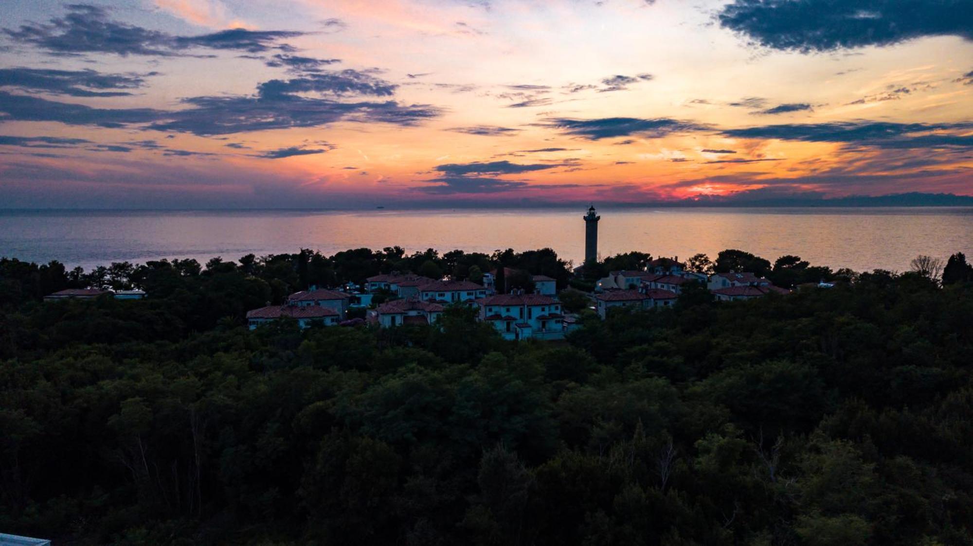 Baden Resort Basanija, Umag-With Sea View, Parking And 300M From The Beach Buitenkant foto